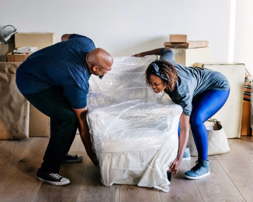 couple-moving-into-new-house_53876-20668